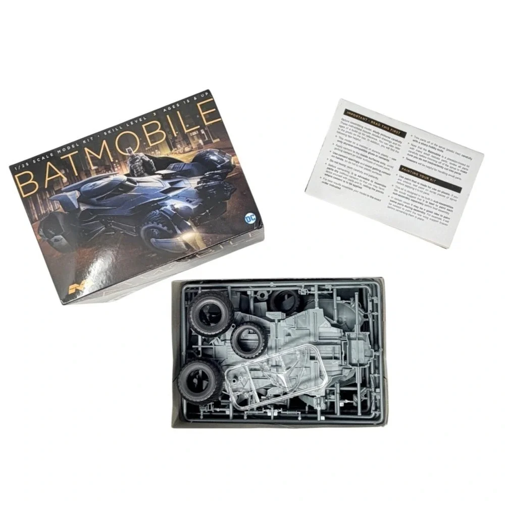 Moebius Models Batman Batmobile Plastic Model Kit 1:25 Scale Skill 3 MOE964 NEW